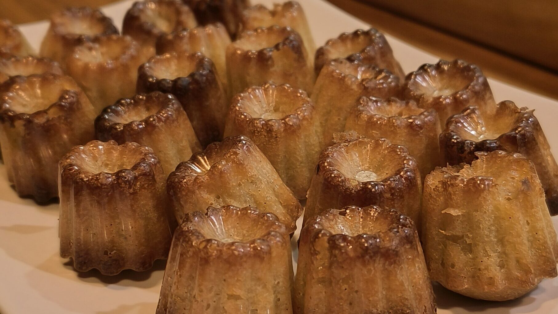 Canelé on perinteinen leivonnainen Bordeauxin alueelta Ranskasta. 